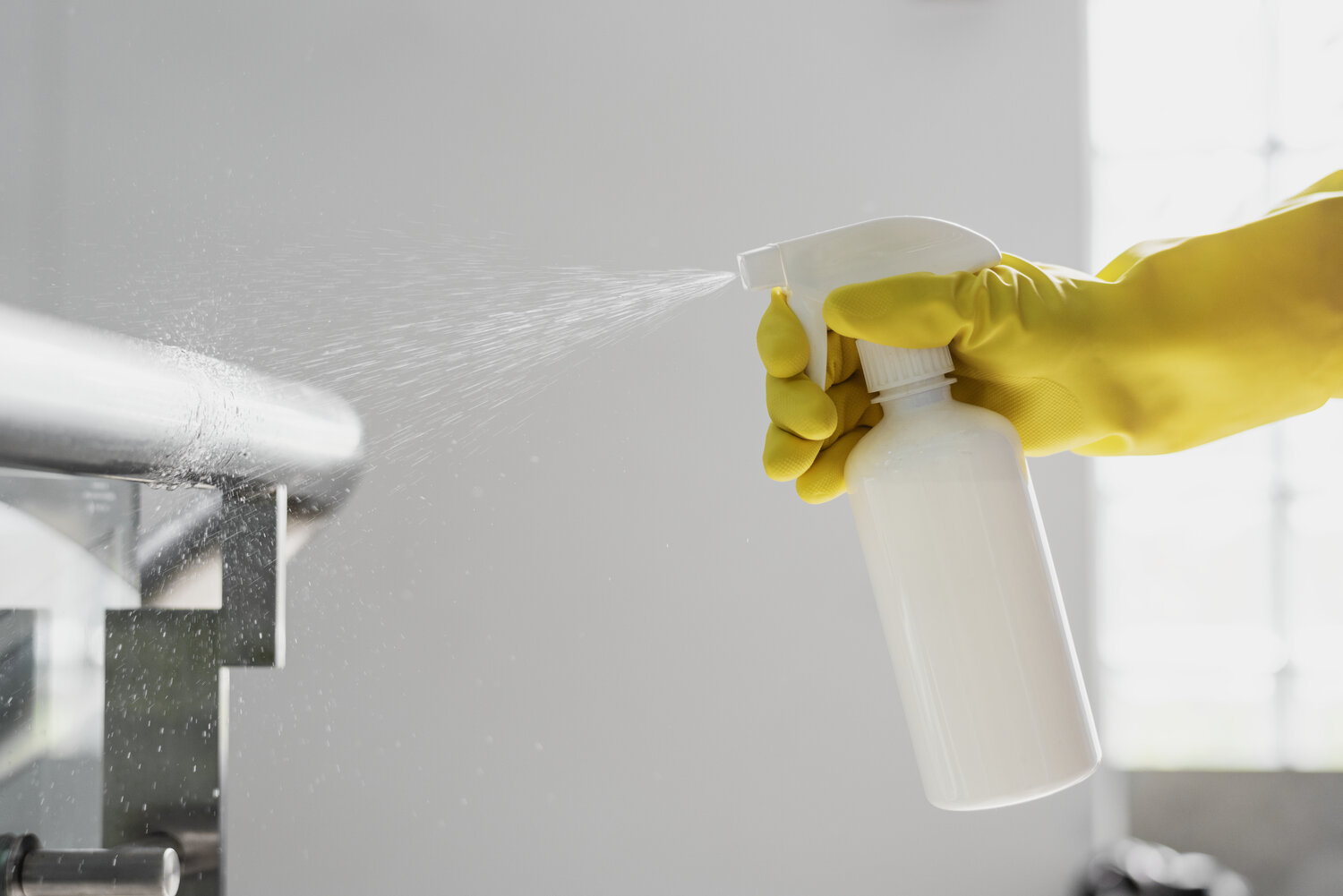 A Química do Cloro em Produtos de Limpeza: Benefícios e Riscos