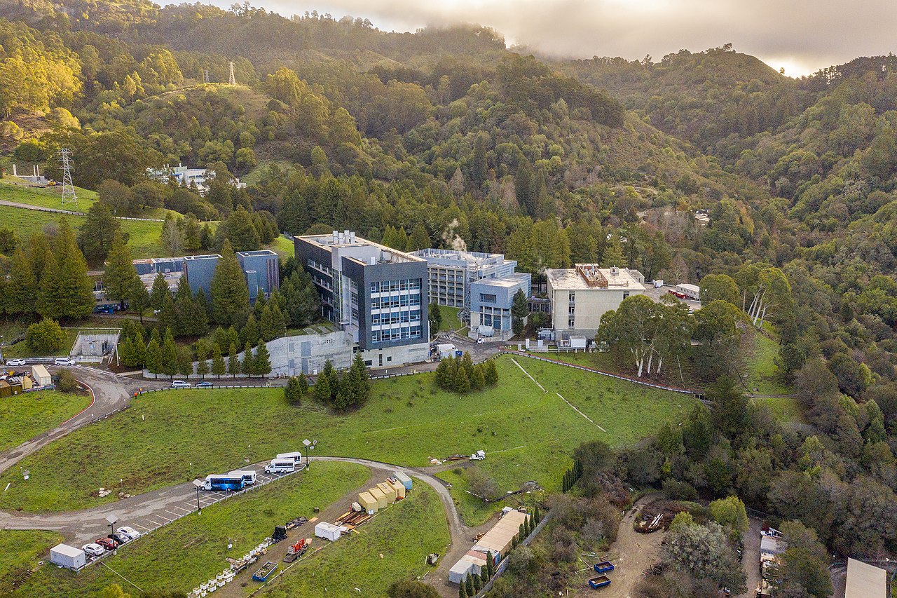 Colaboração e Descoberta: A Fórmula do Sucesso do Laboratório Nacional Lawrence Berkeley