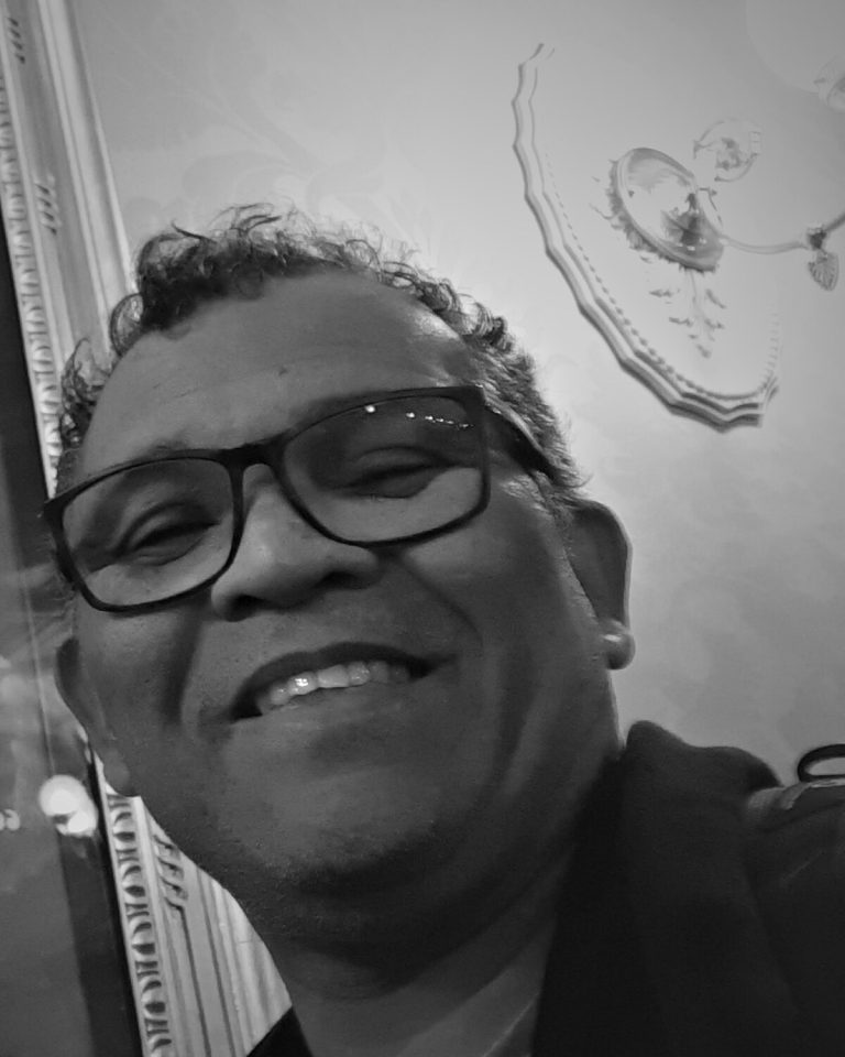 Retrato do Prof. Genilson Pereira Santana, fundador do Clube da Química e professor titular da UFAM